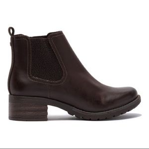 Eastland Jasmine Chelsea boots size 9 wide